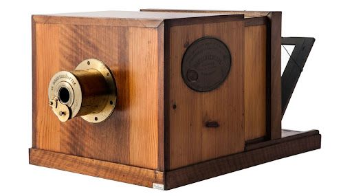 Early box camera from 1839